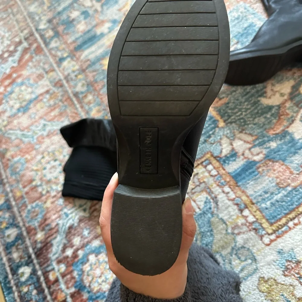 Kenneth Cole Levon Boots - Picture 5 of 7